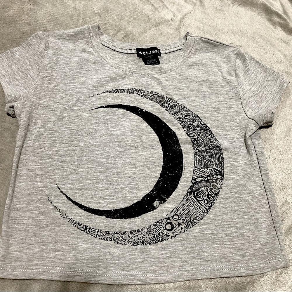 Grey Moon Cropped Wet Seal Shortsleeve